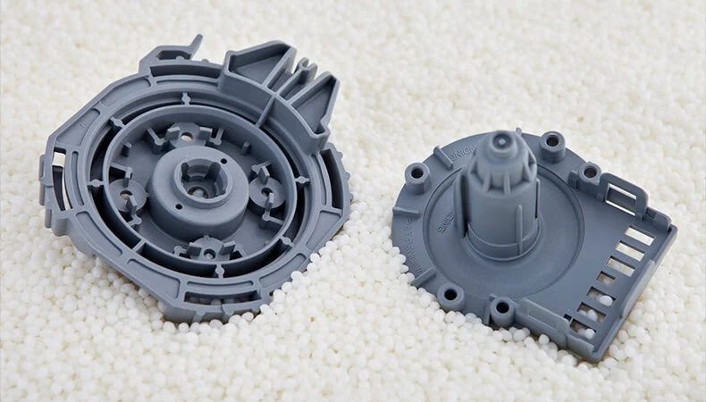 Injection molding plastic parts automation equipment