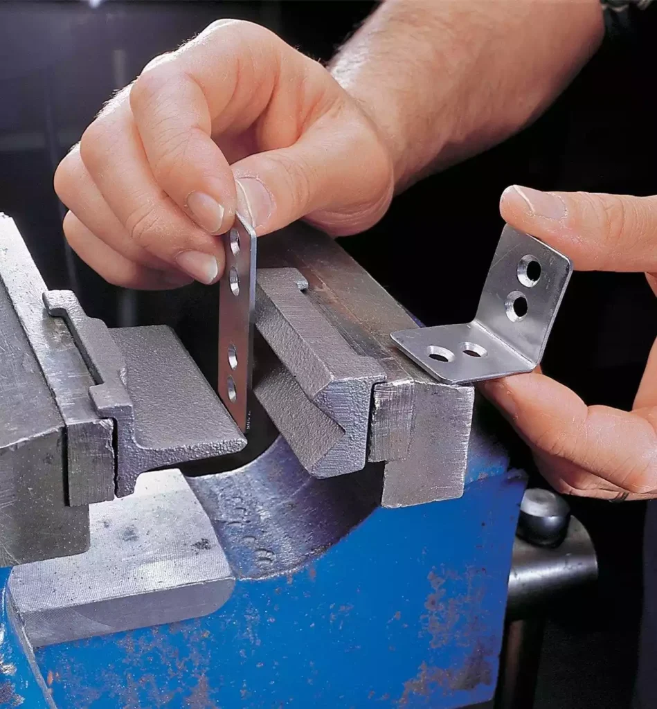 Precision aluminum alloy connector metal bending manufacturing