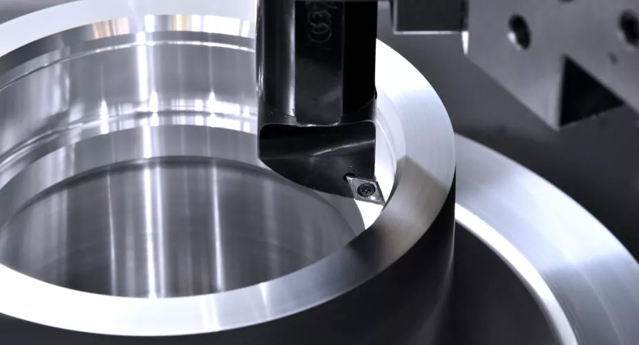 Vertical turning of precision aluminum alloy parts