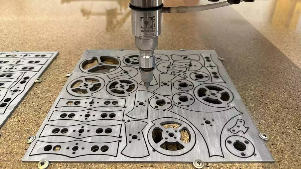 Water jet cutting of customized titanium alloy parts