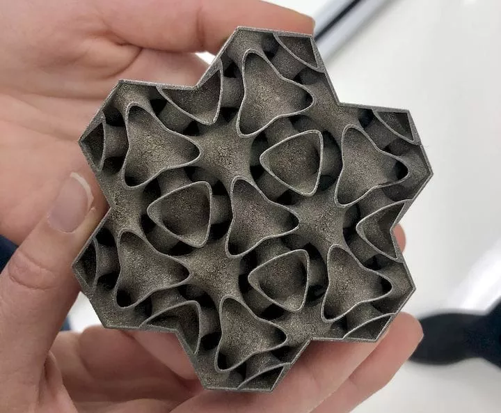 Metal 3D printing to create metal parts with complex internal designs
