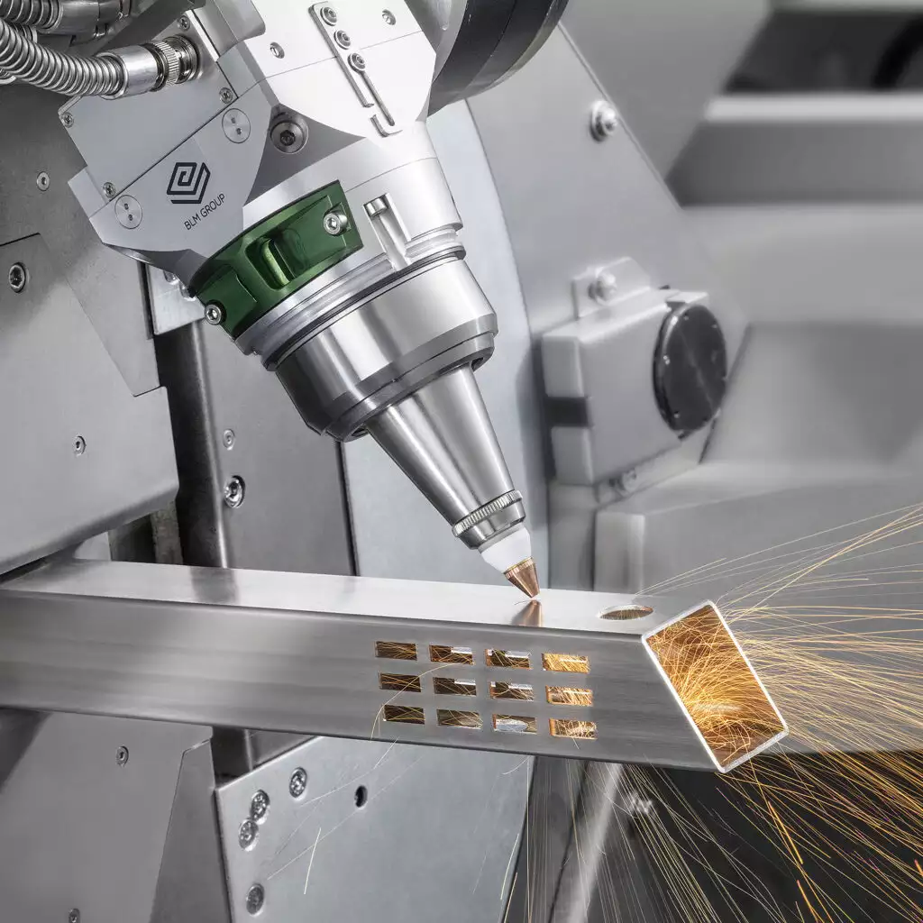 Multi axis laser cutting machine manufactures square tube parts