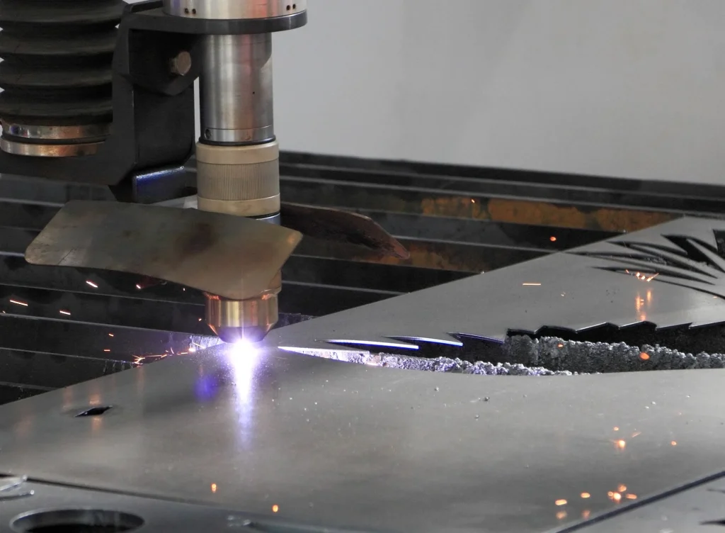 Plasma cutting of sheet metal parts