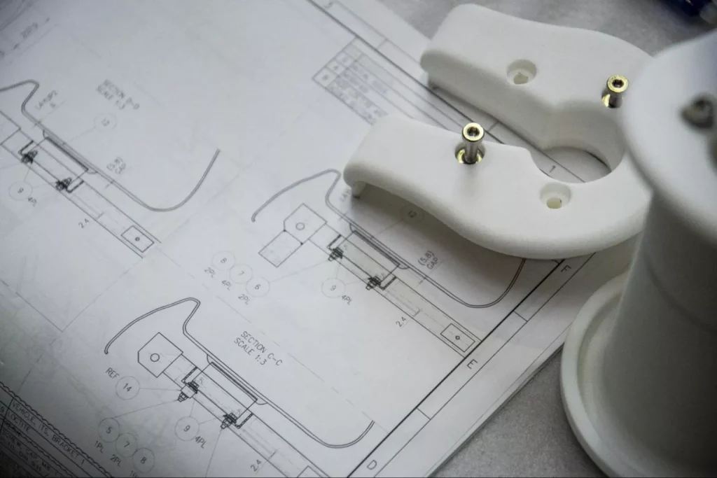 Rapid prototyping of plastic parts by injection molding and 3D printing
