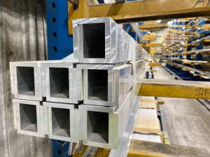 Services 32 elimold Metalcenter EXTRUSION