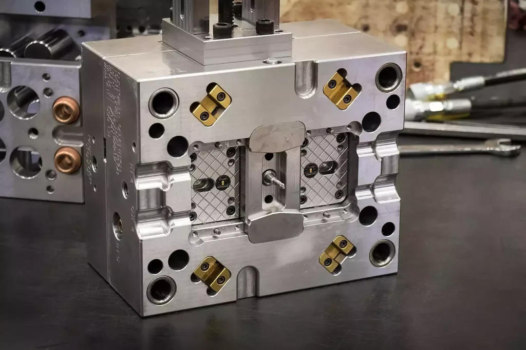 injection mold 01