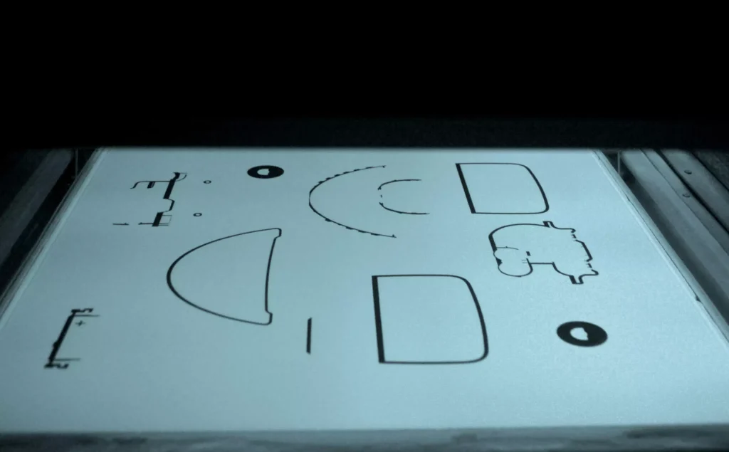 The process of manufacturing custom parts inside an HP MJF printer