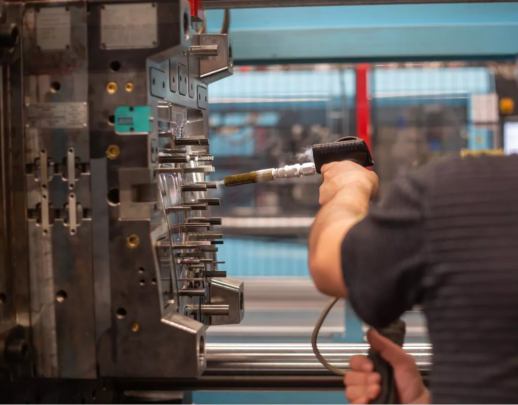 zinc die casting manufacturer Elimold